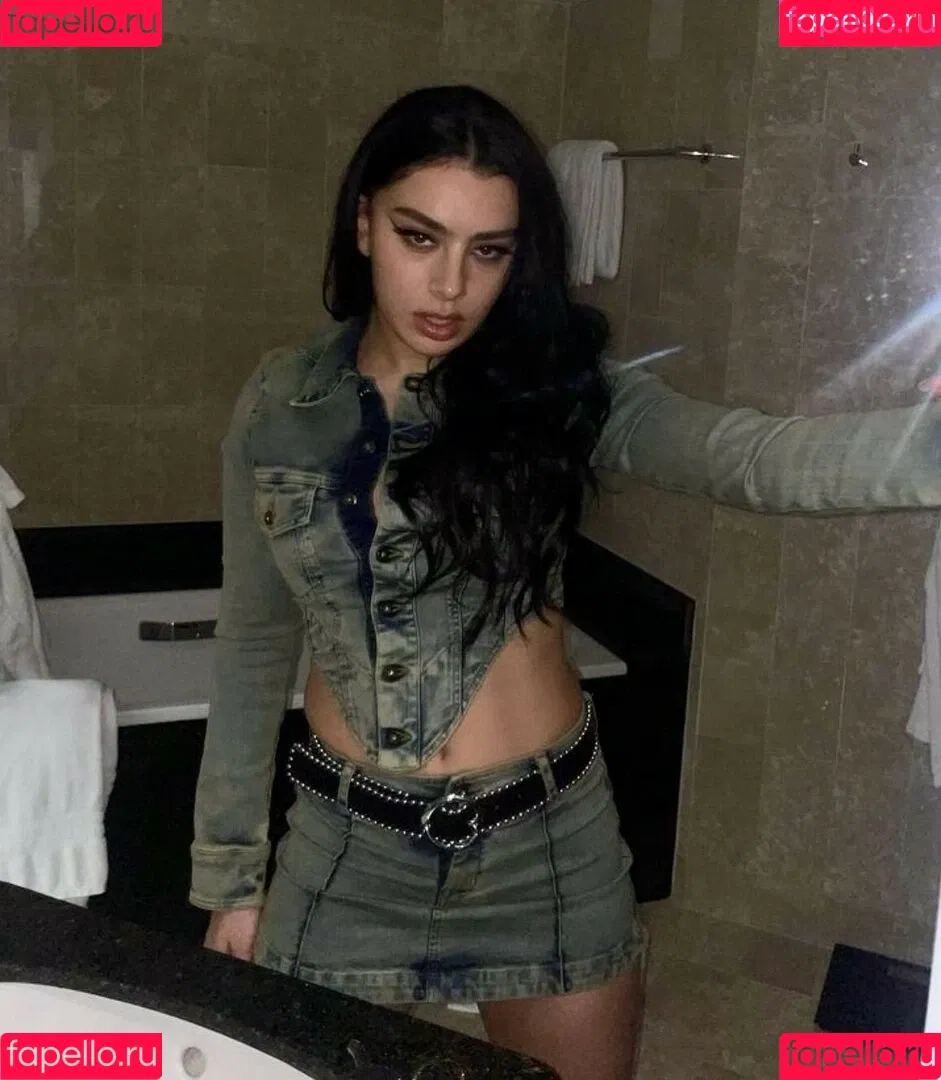 Charli XCX / charli_xcx / charlignarly Onlyfans Photo Gallery 