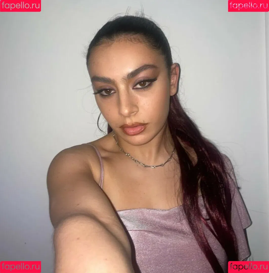 Charli XCX / charli_xcx / charlignarly Onlyfans Photo Gallery 