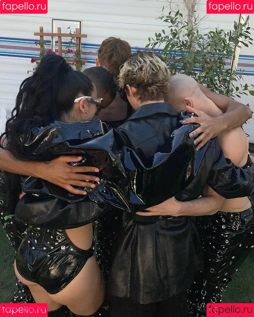 Charli XCX / charli_xcx / charlignarly Onlyfans Photo Gallery 