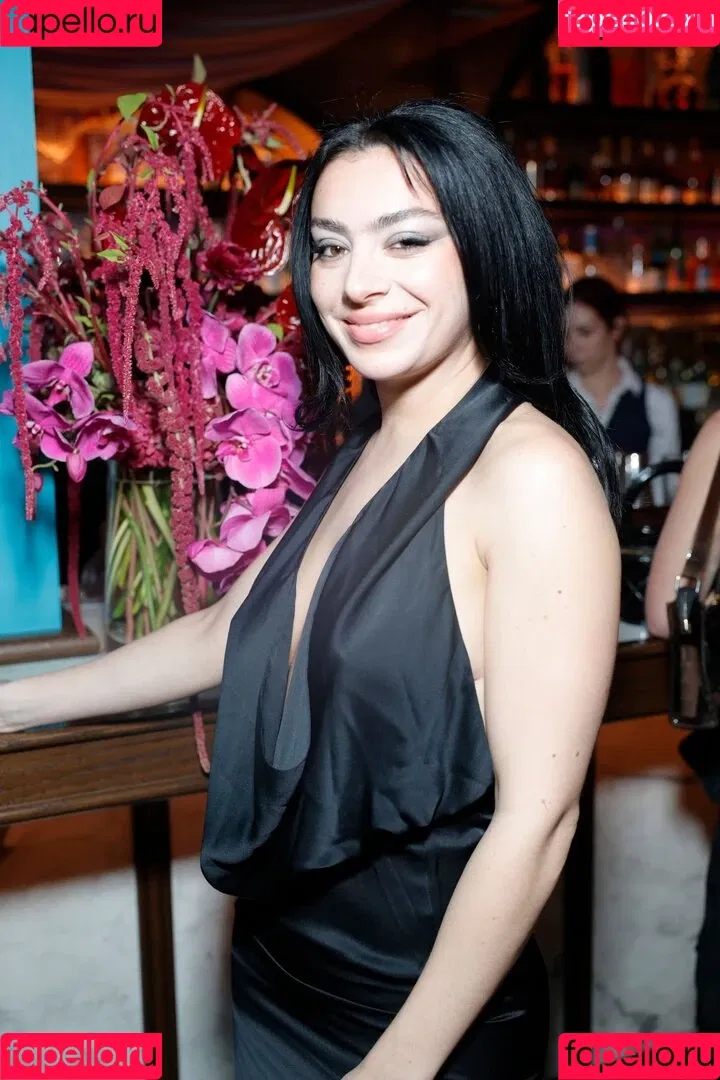Charli XCX / charli_xcx / charlignarly Onlyfans Photo Gallery 