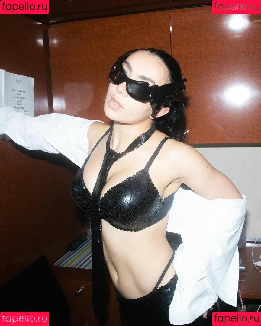 Charli XCX / charli_xcx / charlignarly Onlyfans Photo Gallery 
