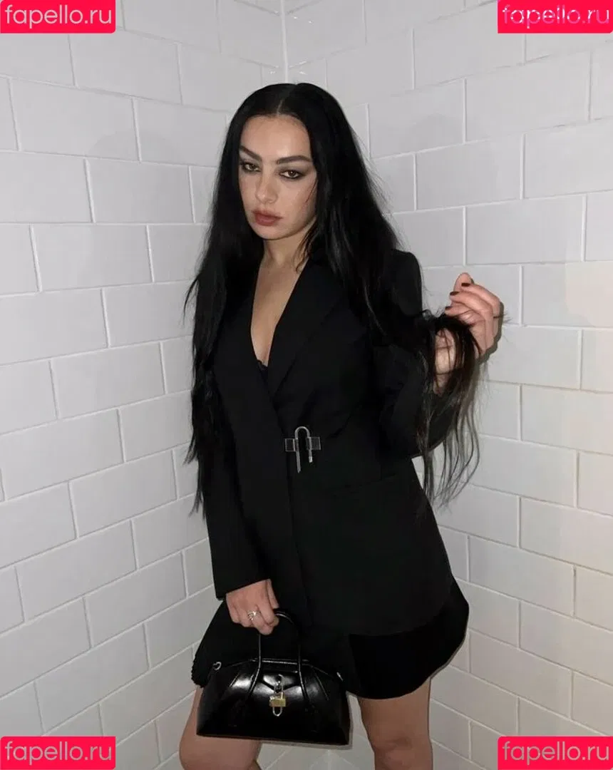Charli XCX / charli_xcx / charlignarly Onlyfans Photo Gallery 