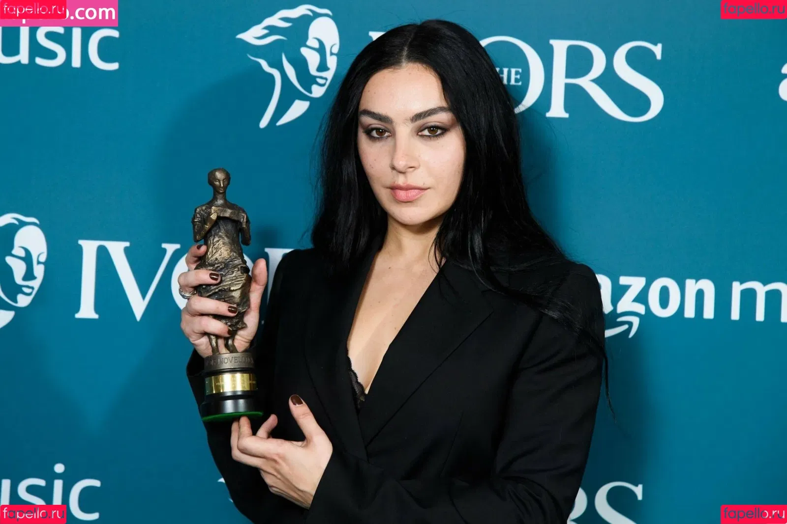 Charli XCX / charli_xcx / charlignarly Onlyfans Photo Gallery 