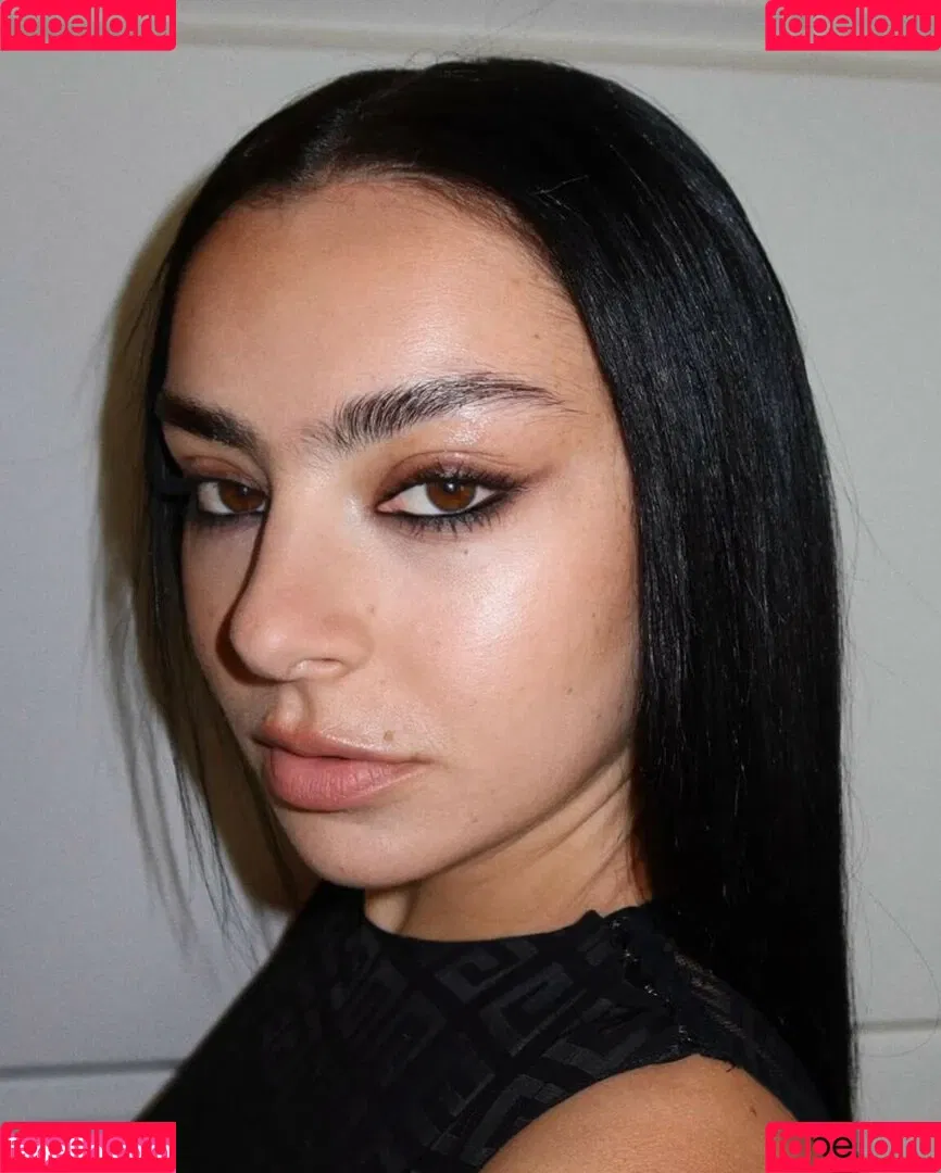Charli XCX / charli_xcx / charlignarly Onlyfans Photo Gallery 