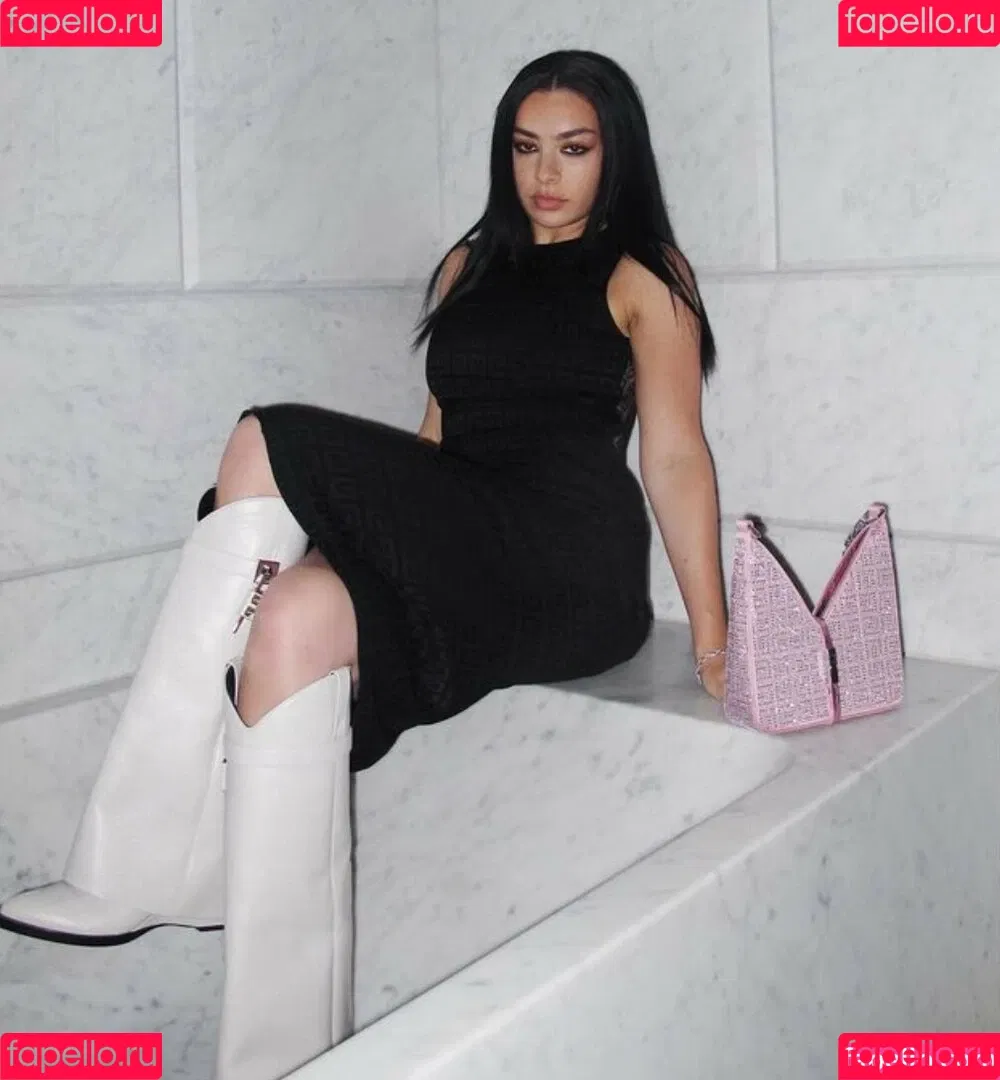 Charli XCX / charli_xcx / charlignarly Onlyfans Photo Gallery 