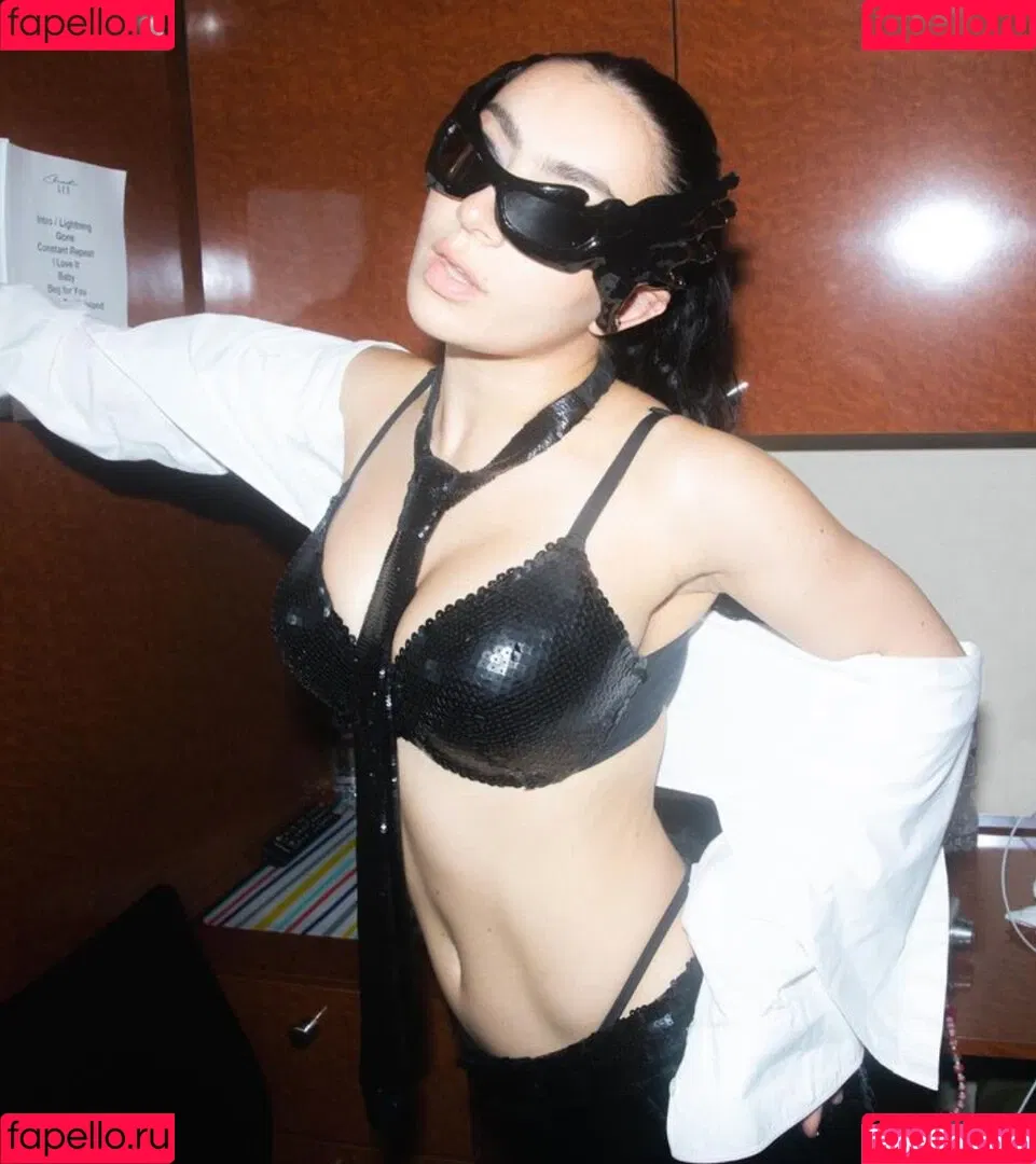 Charli XCX / charli_xcx / charlignarly Onlyfans Photo Gallery 