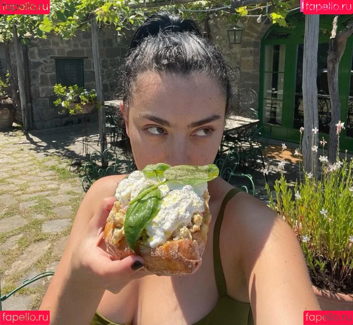Charli XCX / charli_xcx / charlignarly Onlyfans Photo Gallery 
