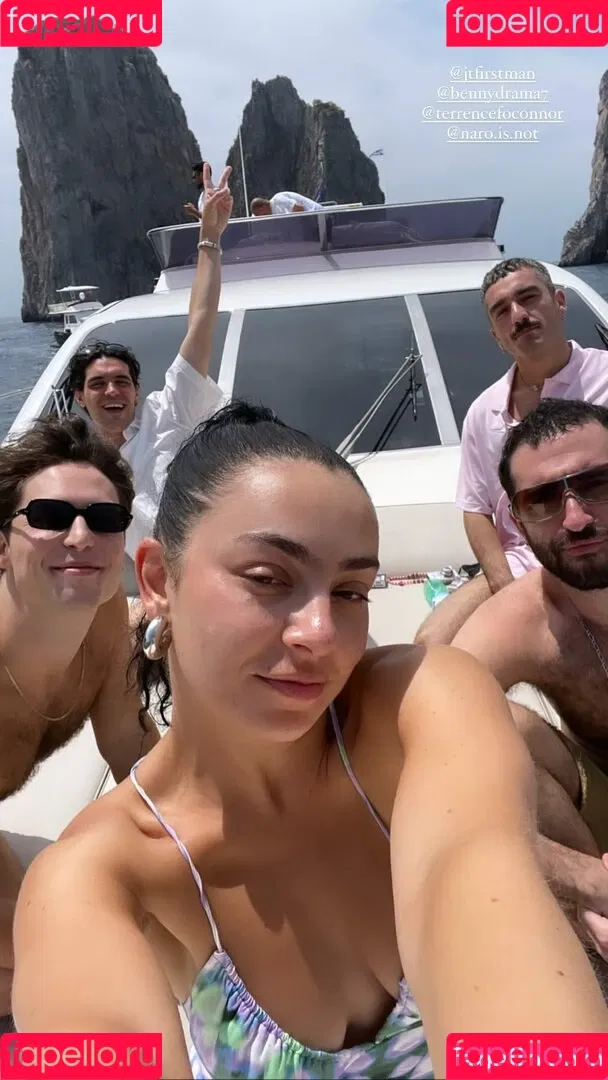 Charli XCX / charli_xcx / charlignarly Onlyfans Photo Gallery 