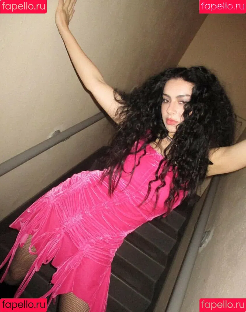 Charli XCX / charli_xcx / charlignarly Onlyfans Photo Gallery 
