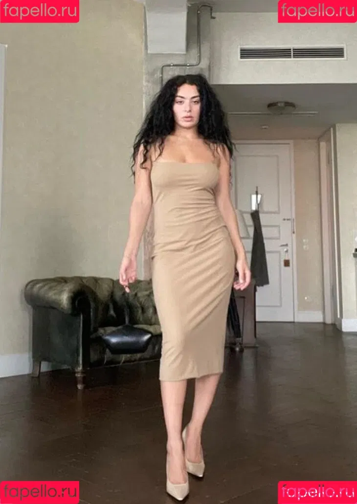 Charli XCX / charli_xcx / charlignarly Onlyfans Photo Gallery 