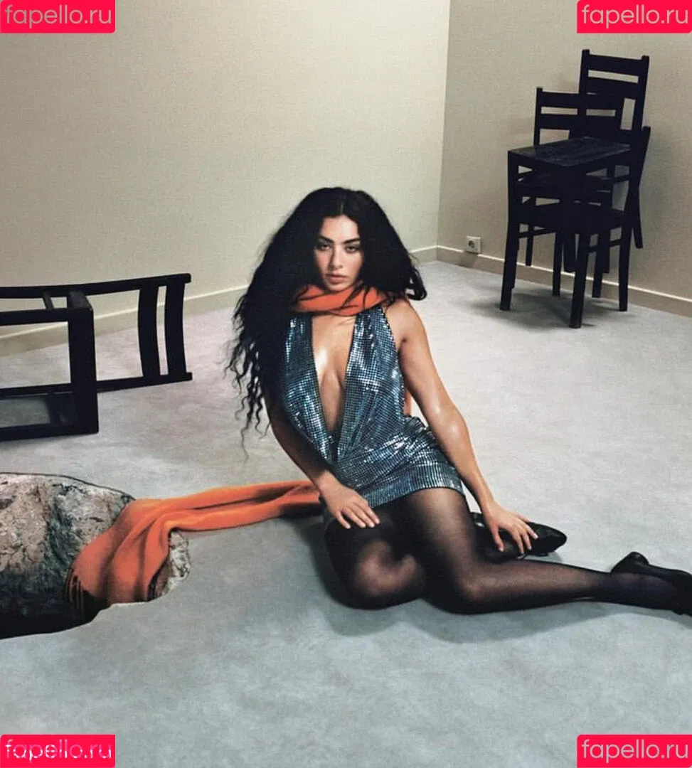 Charli XCX / charli_xcx / charlignarly Onlyfans Photo Gallery 