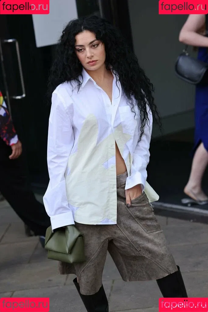 Charli XCX / charli_xcx / charlignarly Onlyfans Photo Gallery 