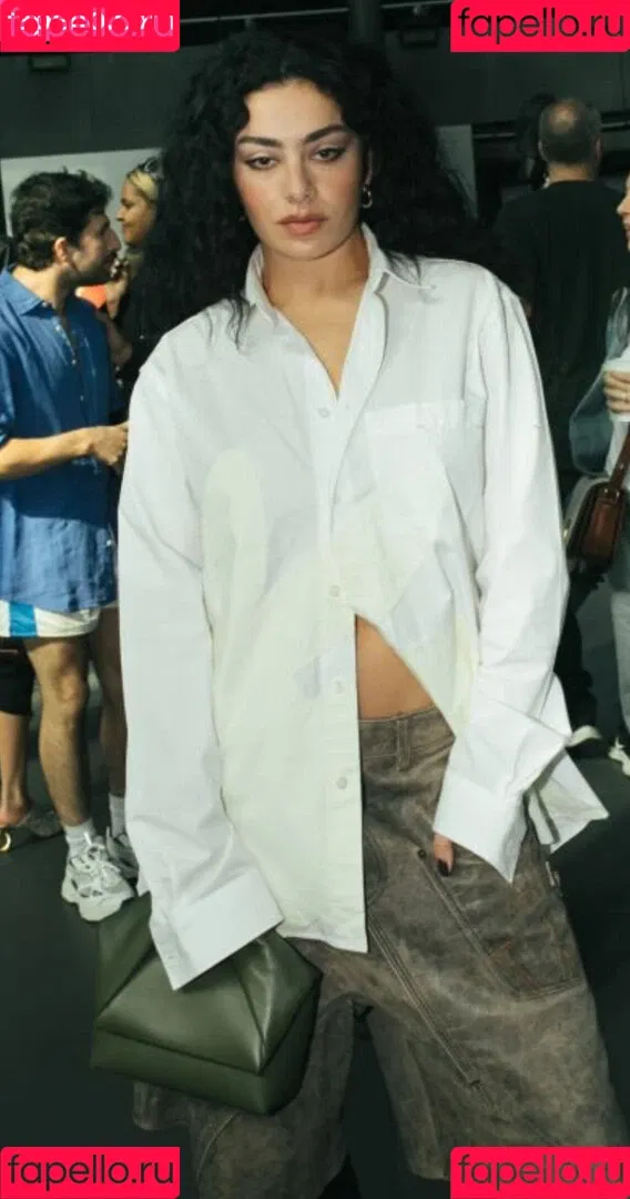 Charli XCX / charli_xcx / charlignarly Onlyfans Photo Gallery 