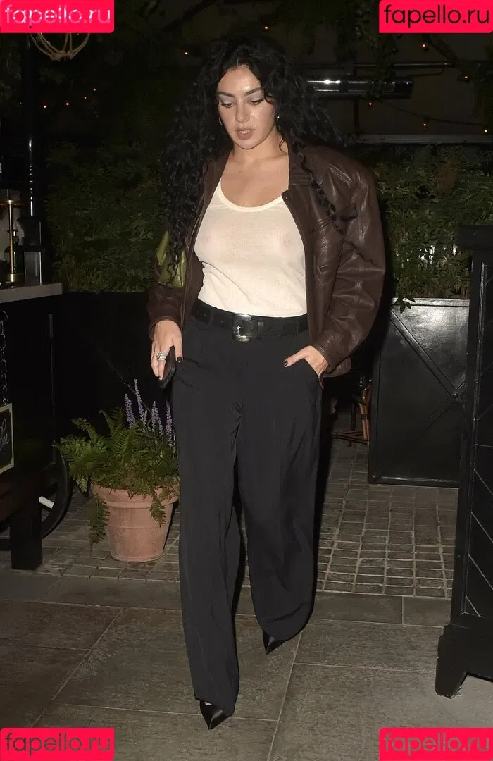 Charli XCX / charli_xcx / charlignarly Onlyfans Photo Gallery 