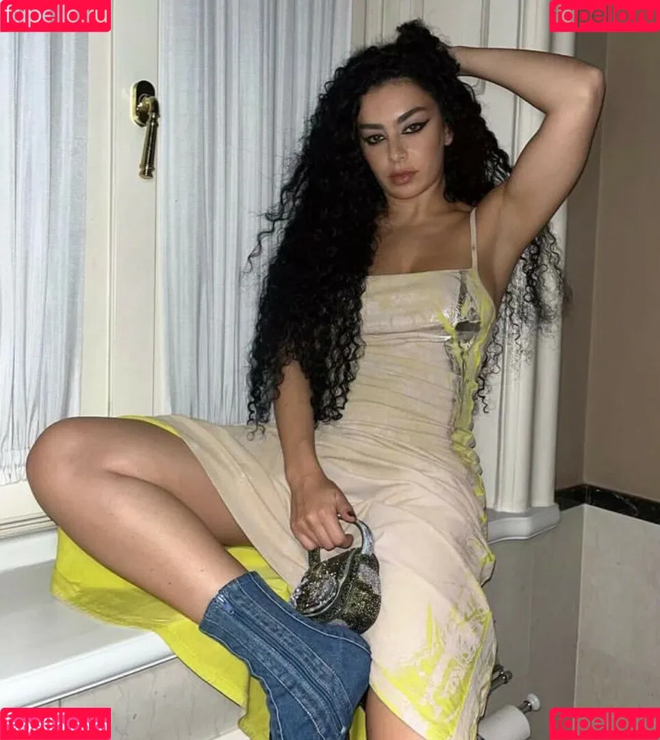 Charli XCX / charli_xcx / charlignarly Onlyfans Photo Gallery 