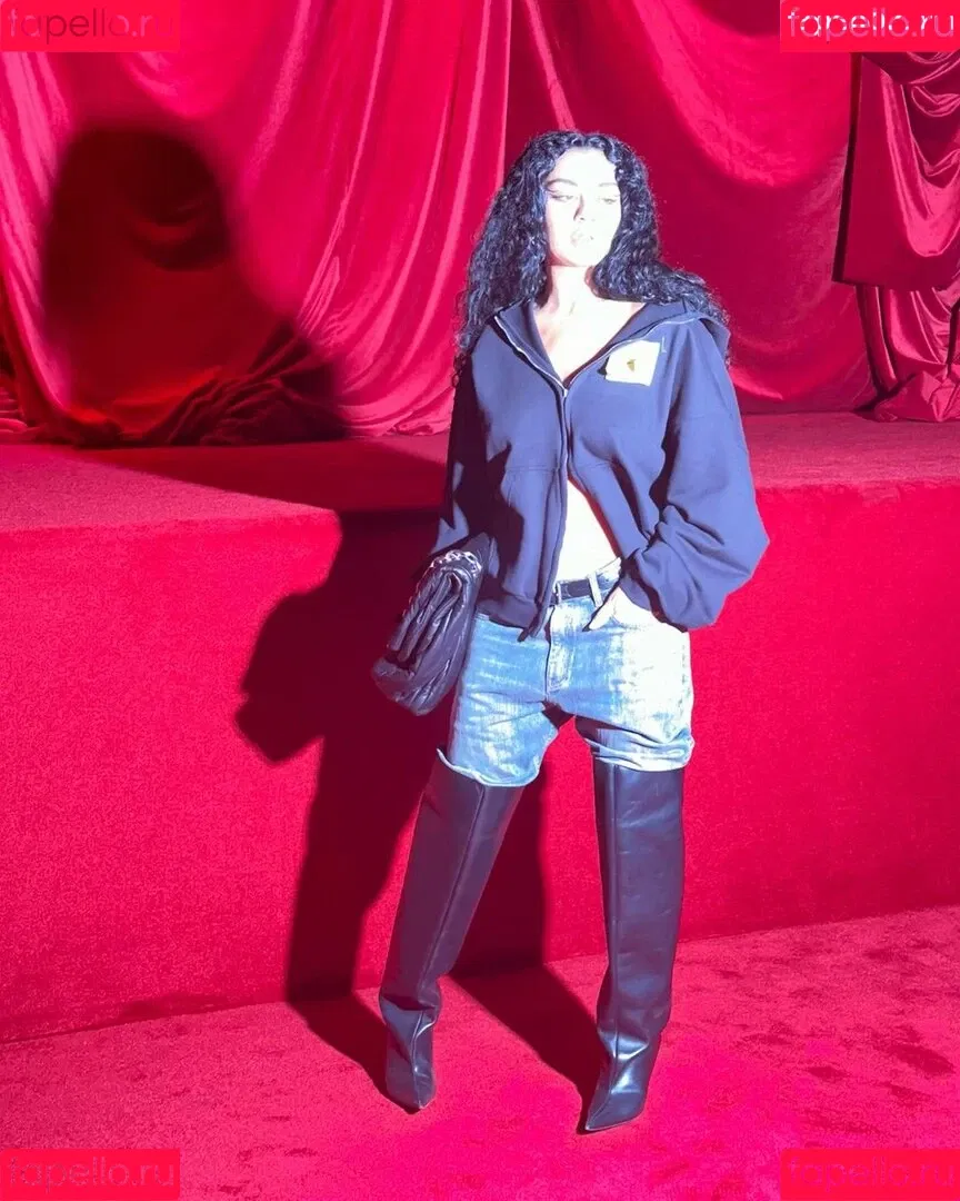Charli XCX / charli_xcx / charlignarly Onlyfans Photo Gallery 