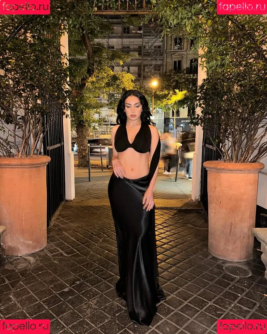 Charli XCX / charli_xcx / charlignarly Onlyfans Photo Gallery 