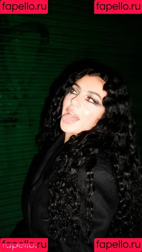 Charli XCX / charli_xcx / charlignarly Onlyfans Photo Gallery 