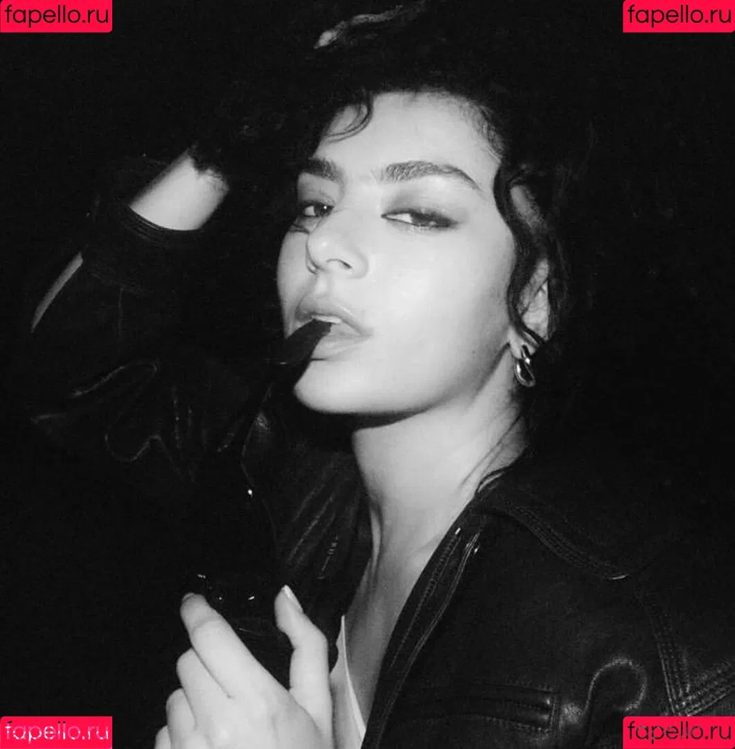 Charli XCX / charli_xcx / charlignarly Onlyfans Photo Gallery 