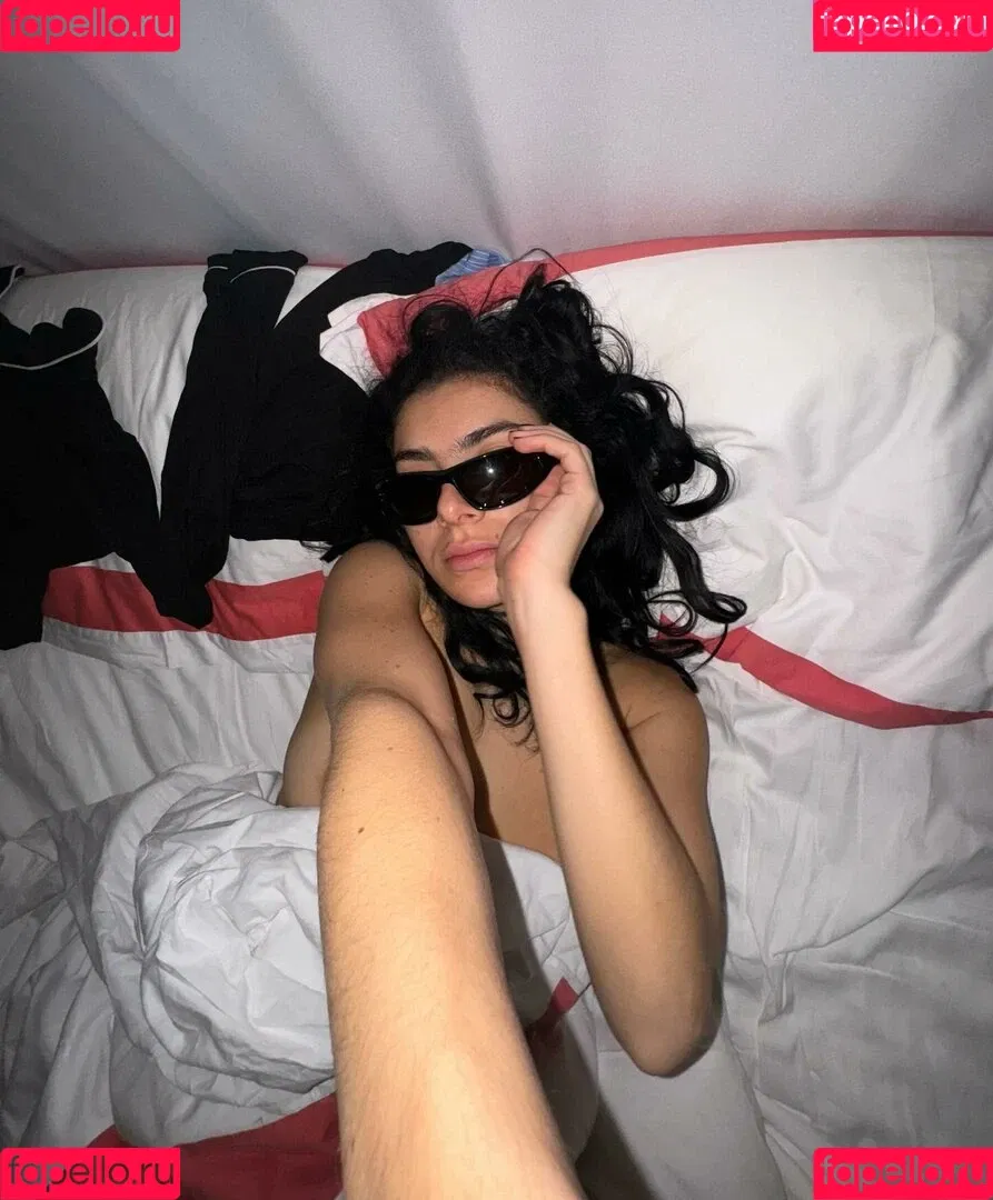 Charli XCX / charli_xcx / charlignarly Onlyfans Photo Gallery 