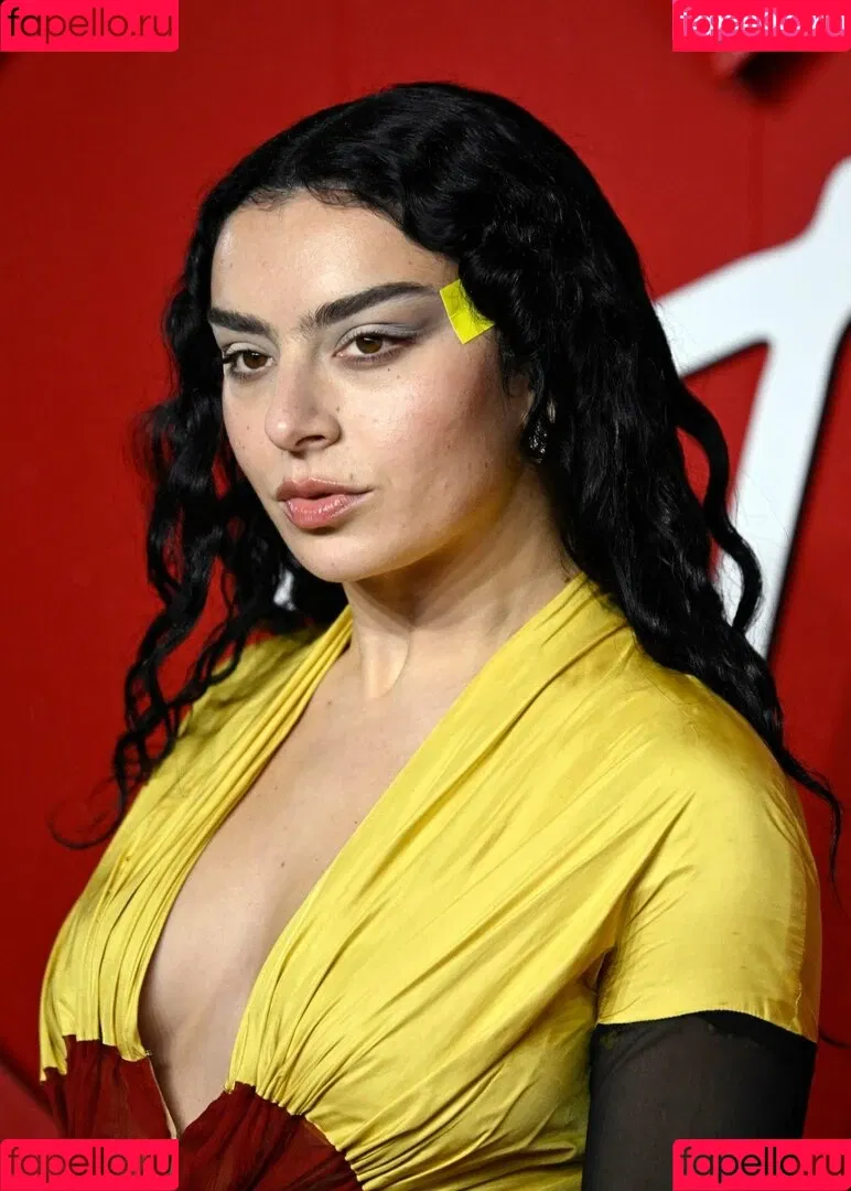 Charli XCX / charli_xcx / charlignarly Onlyfans Photo Gallery 