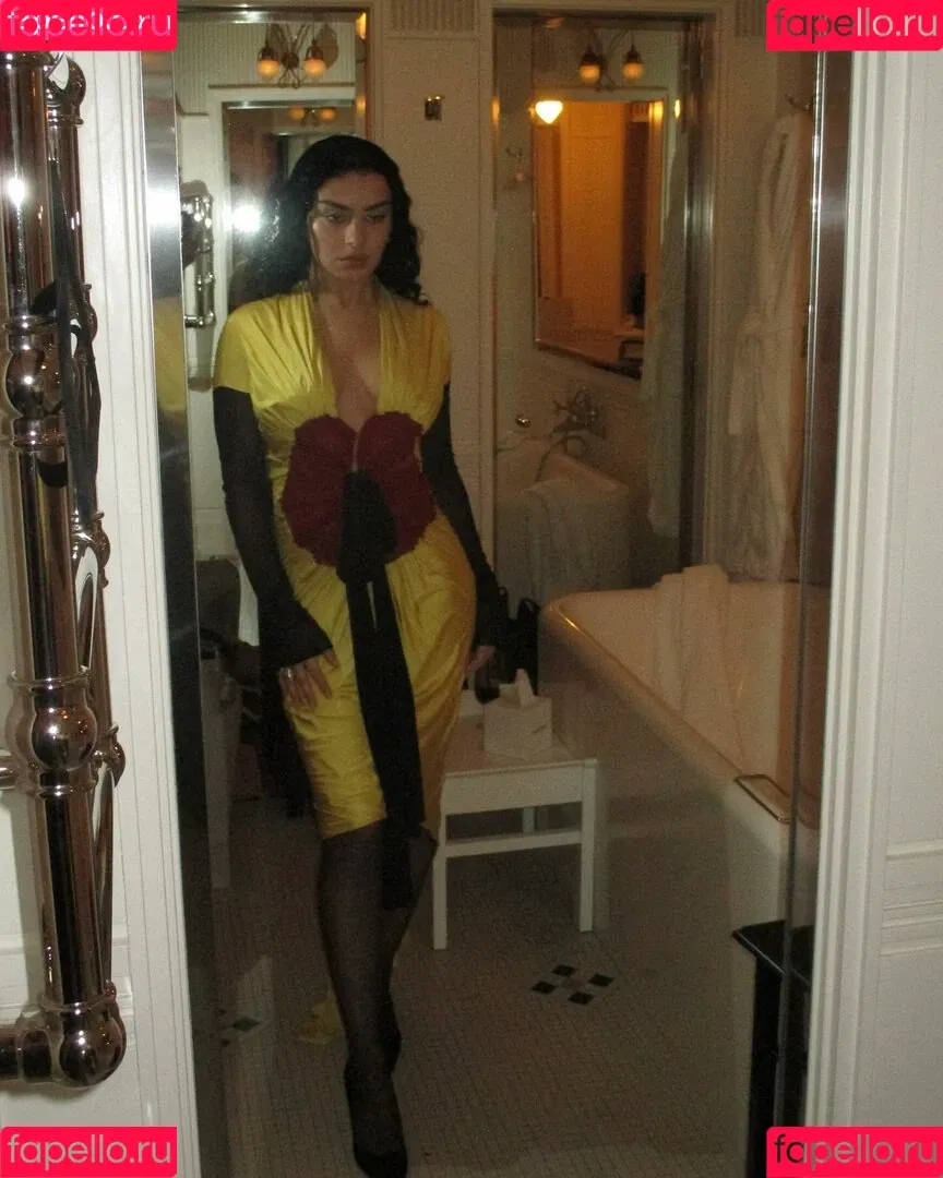 Charli XCX / charli_xcx / charlignarly Onlyfans Photo Gallery 