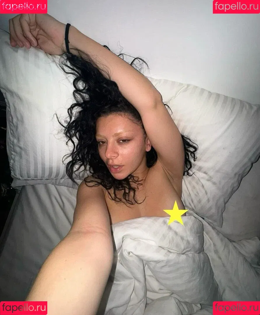 Charli XCX / charli_xcx / charlignarly Onlyfans Photo Gallery 