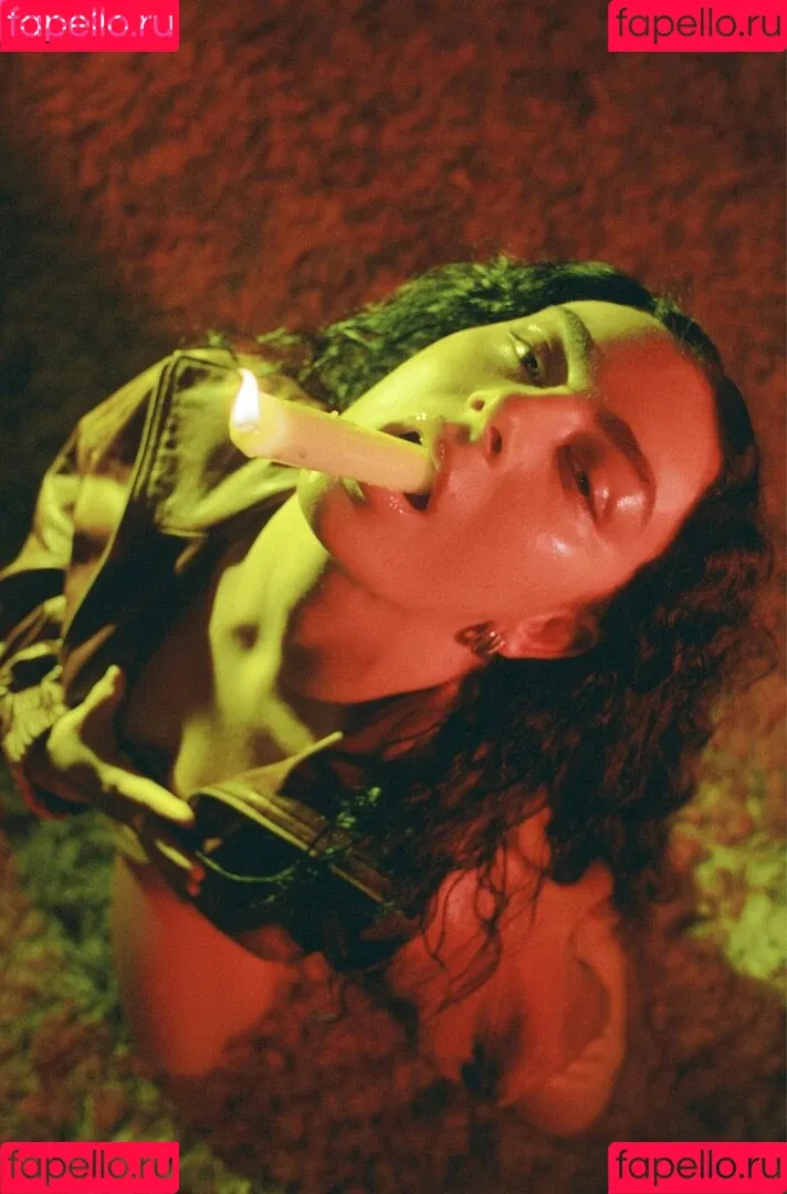 Charli XCX / charli_xcx / charlignarly Onlyfans Photo Gallery 