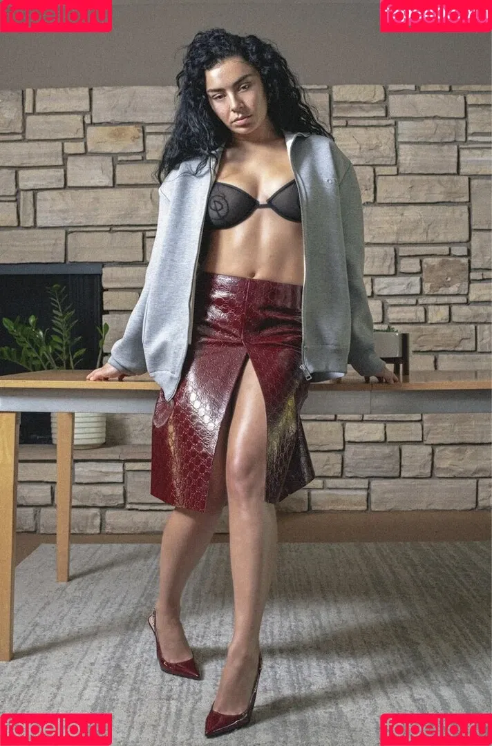 Charli XCX / charli_xcx / charlignarly Onlyfans Photo Gallery 