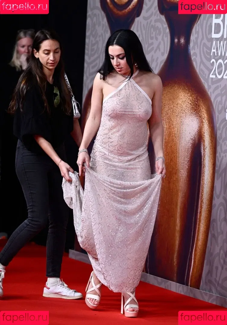 Charli XCX / charli_xcx / charlignarly Onlyfans Photo Gallery 
