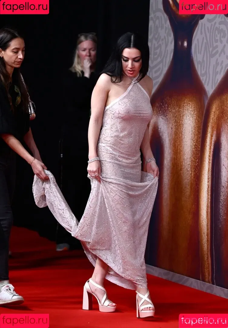 Charli XCX / charli_xcx / charlignarly Onlyfans Photo Gallery 