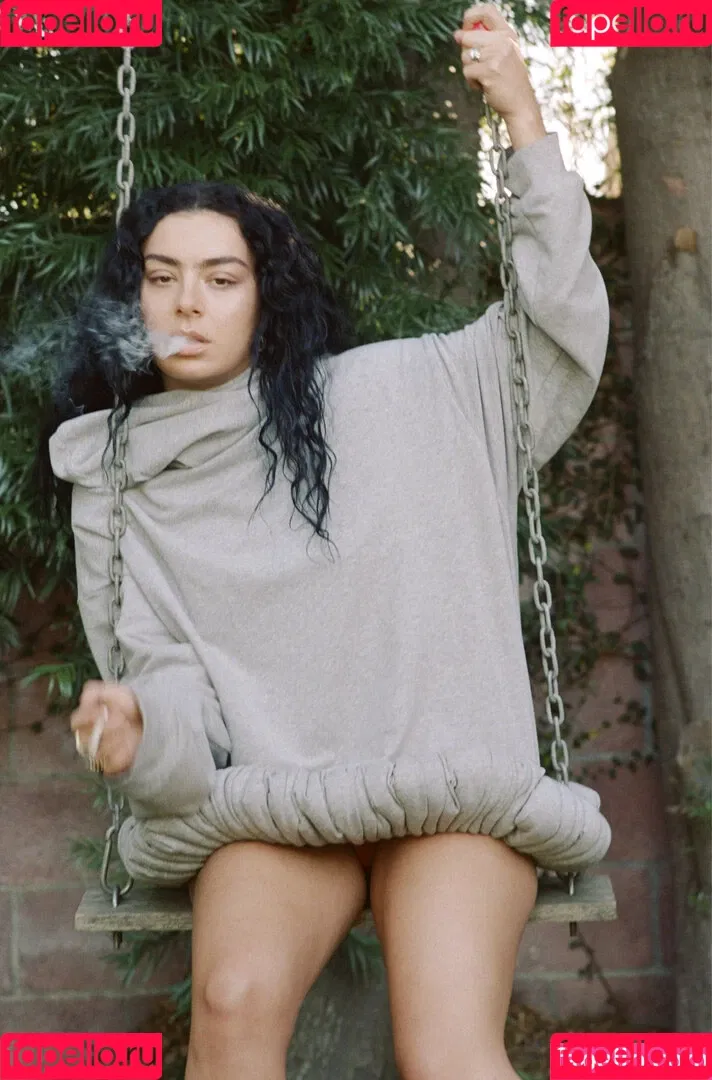 Charli XCX / charli_xcx / charlignarly Onlyfans Photo Gallery 