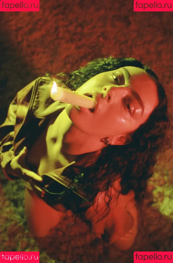 Charli XCX / charli_xcx / charlignarly Onlyfans Photo Gallery 