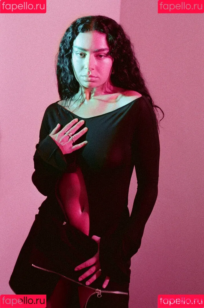 Charli XCX / charli_xcx / charlignarly Onlyfans Photo Gallery 