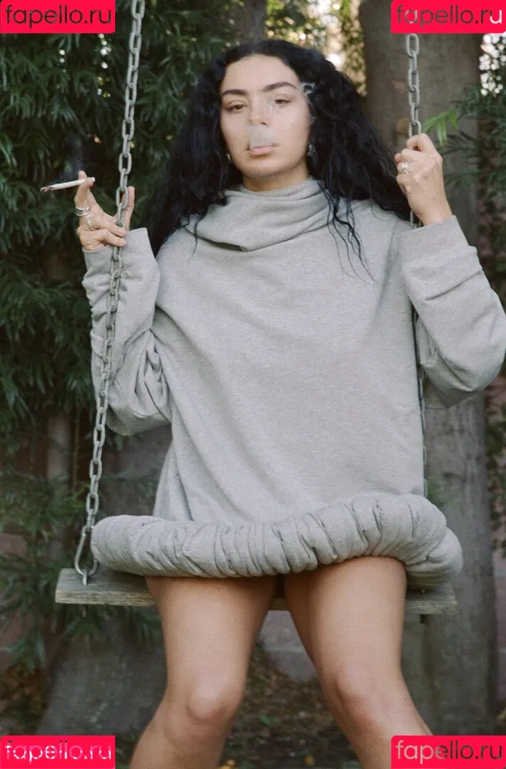 Charli XCX / charli_xcx / charlignarly Onlyfans Photo Gallery 