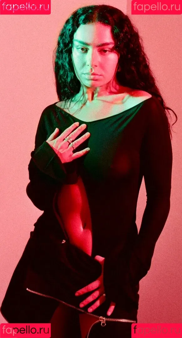 Charli XCX / charli_xcx / charlignarly Onlyfans Photo Gallery 