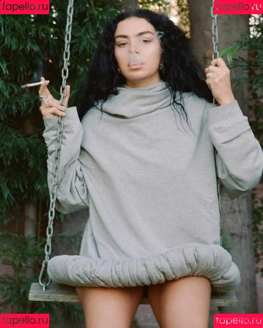 Charli XCX / charli_xcx / charlignarly Onlyfans Photo Gallery 