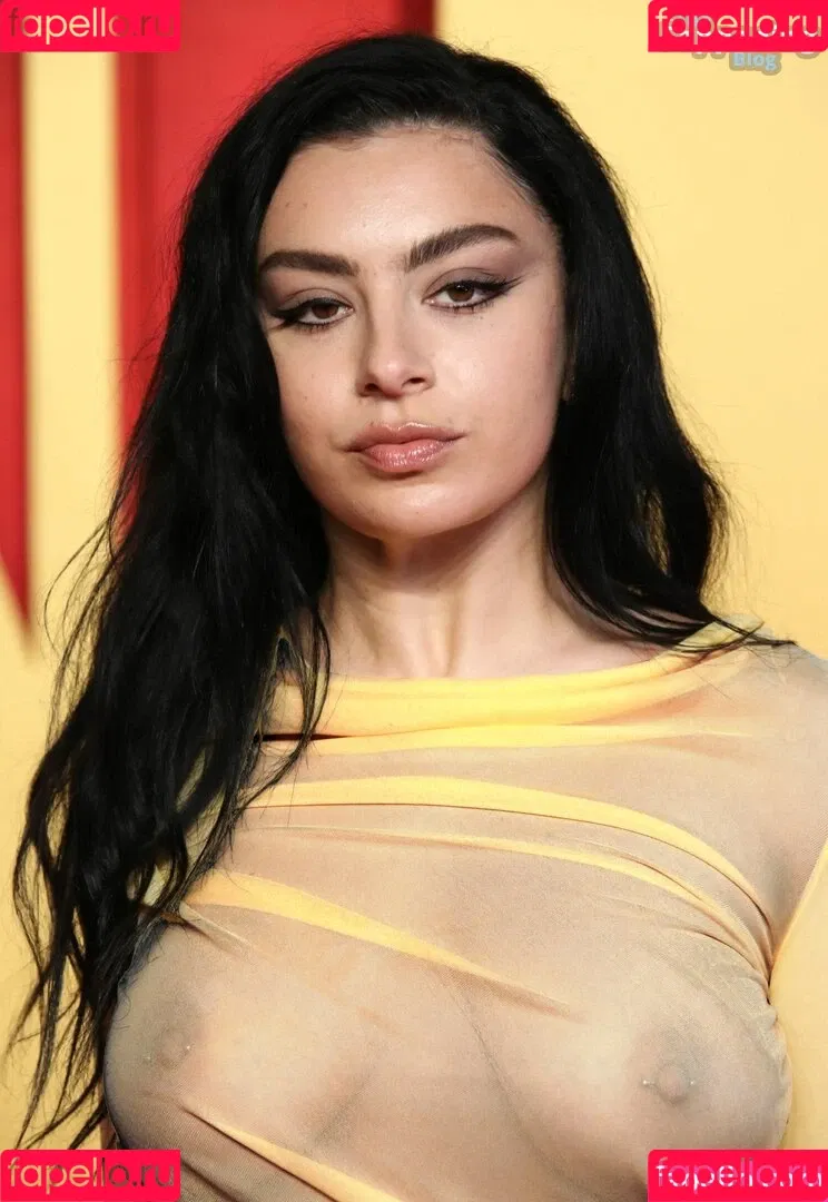 Charli XCX / charli_xcx / charlignarly Onlyfans Photo Gallery 