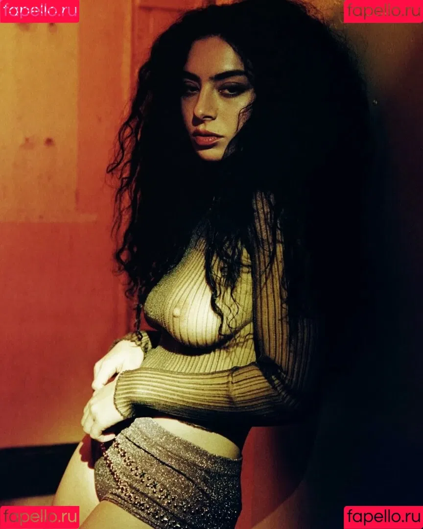 Charli XCX / charli_xcx / charlignarly Onlyfans Photo Gallery 