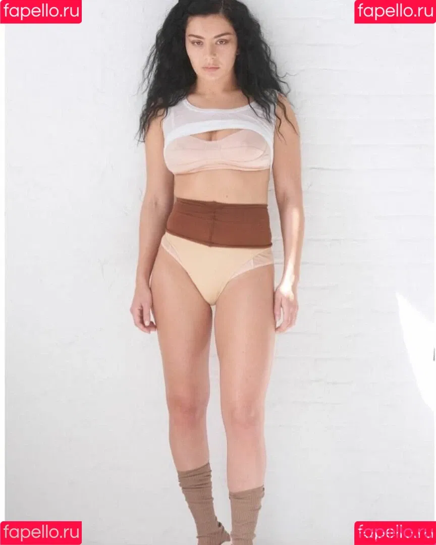 Charli XCX / charli_xcx / charlignarly Onlyfans Photo Gallery 