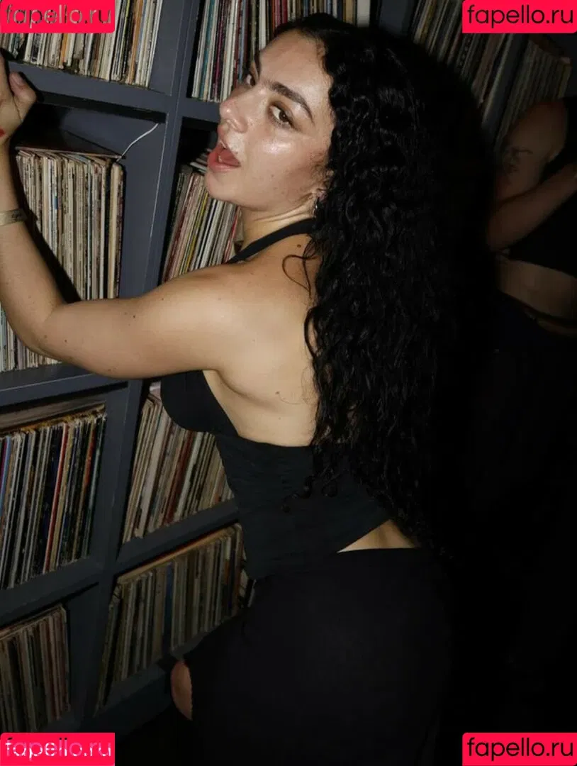 Charli XCX / charli_xcx / charlignarly Onlyfans Photo Gallery 