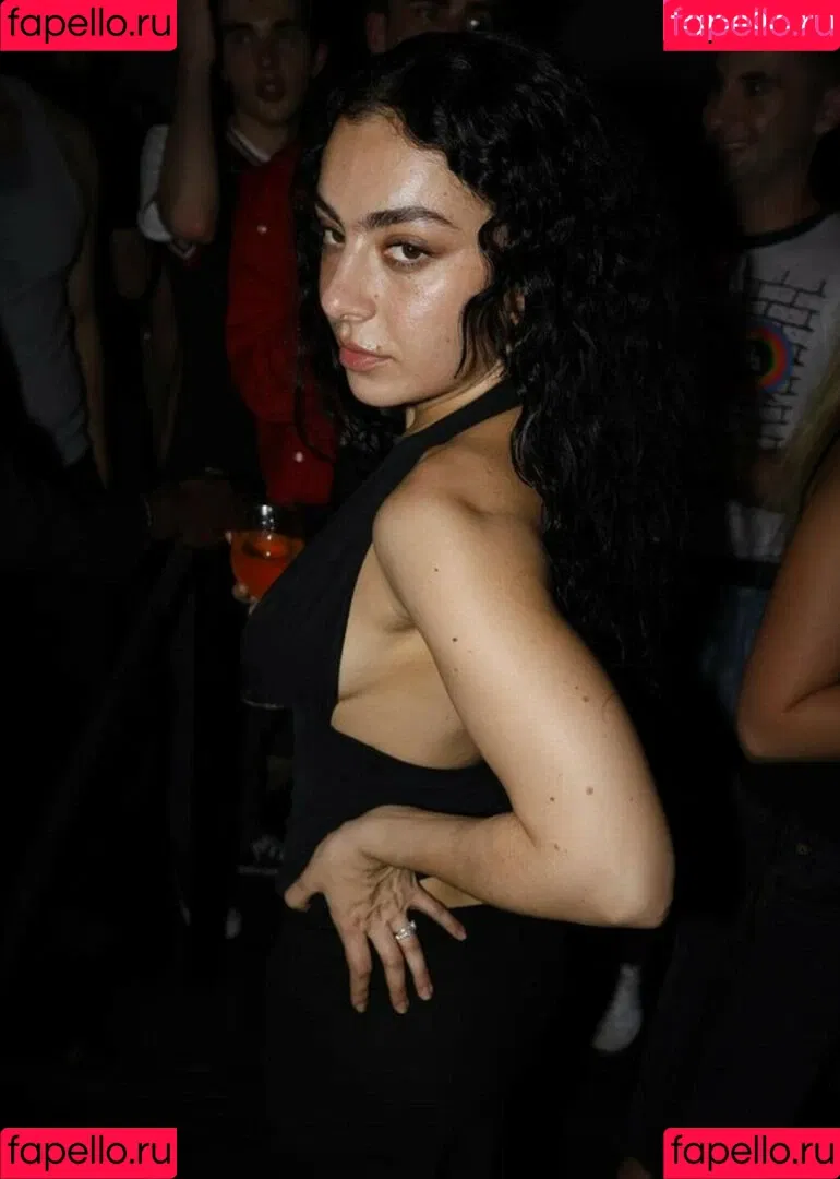 Charli XCX / charli_xcx / charlignarly Onlyfans Photo Gallery 