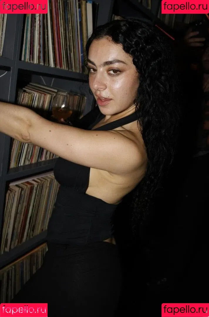 Charli XCX / charli_xcx / charlignarly Onlyfans Photo Gallery 