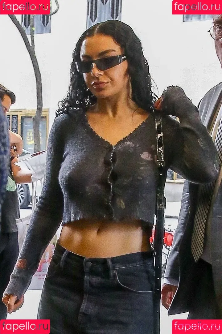 Charli XCX / charli_xcx / charlignarly Onlyfans Photo Gallery 