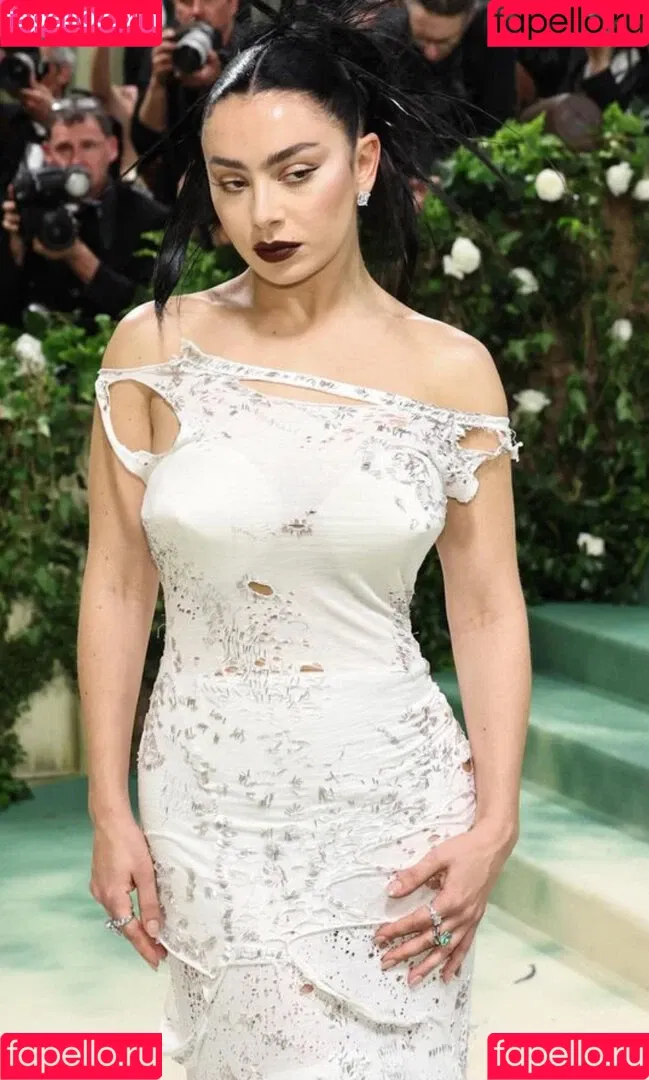 Charli XCX / charli_xcx / charlignarly Onlyfans Photo Gallery 