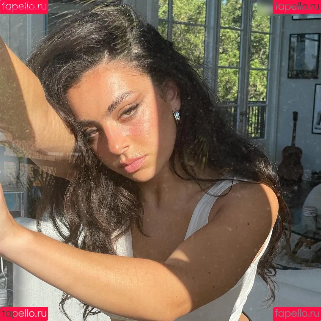 Charli XCX / charli_xcx / charlignarly Onlyfans Photo Gallery 