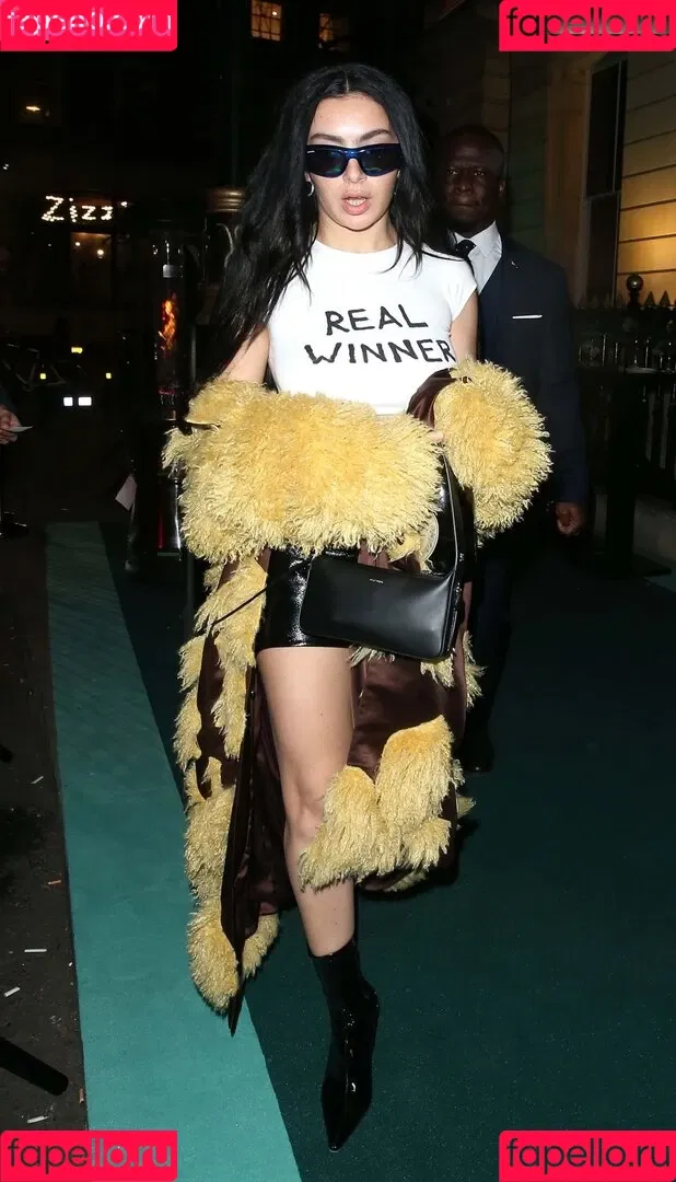 Charli XCX / charli_xcx / charlignarly Onlyfans Photo Gallery 