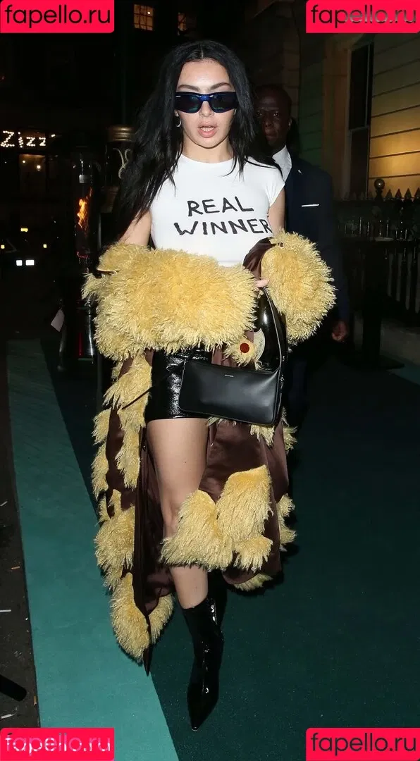 Charli XCX / charli_xcx / charlignarly Onlyfans Photo Gallery 