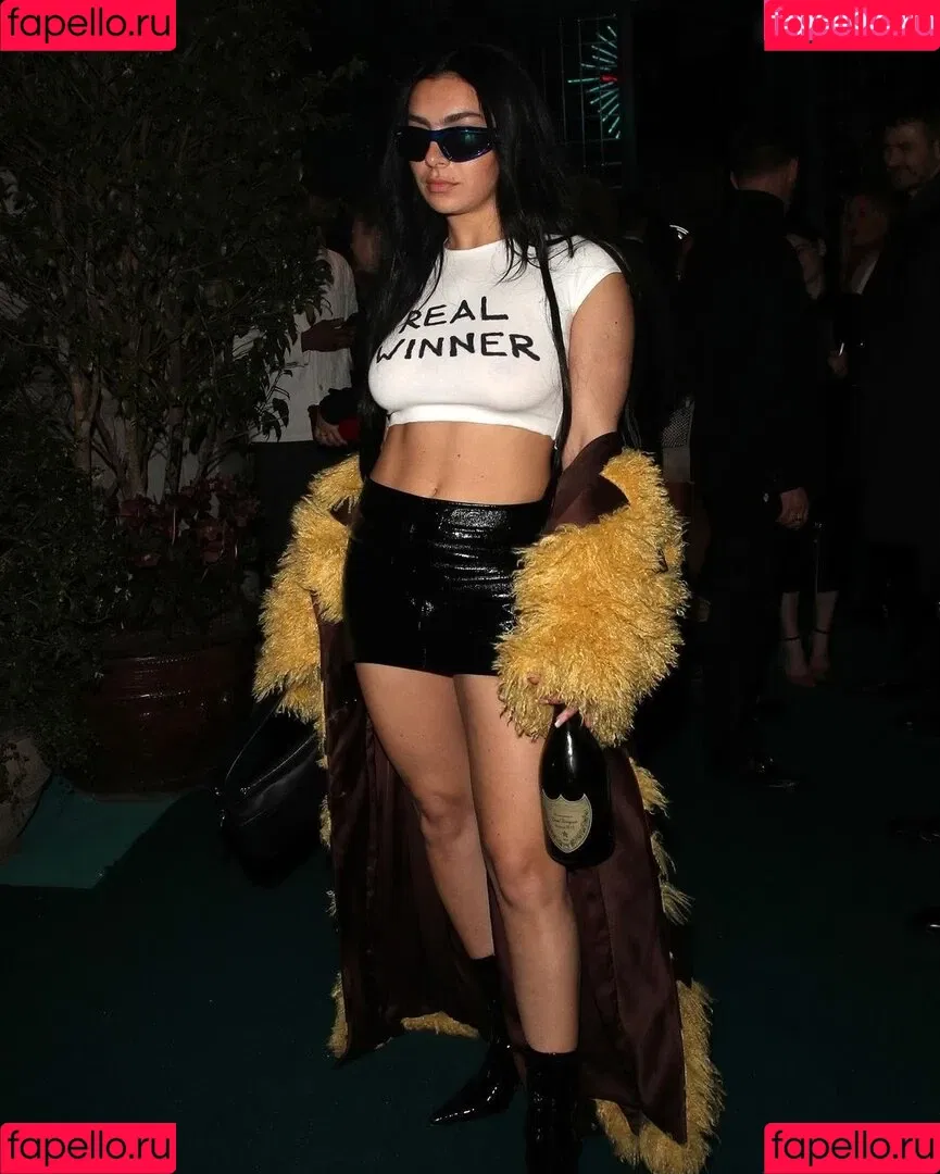 Charli XCX / charli_xcx / charlignarly Onlyfans Photo Gallery 