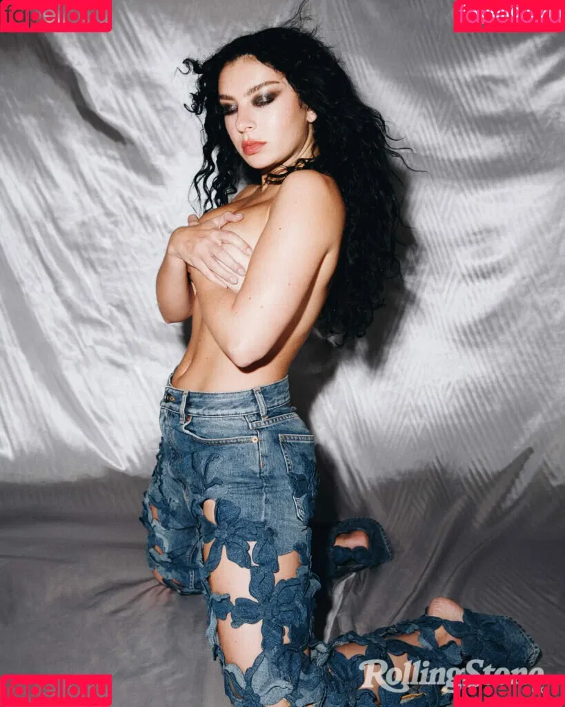 Charli XCX / charli_xcx / charlignarly Onlyfans Photo Gallery 
